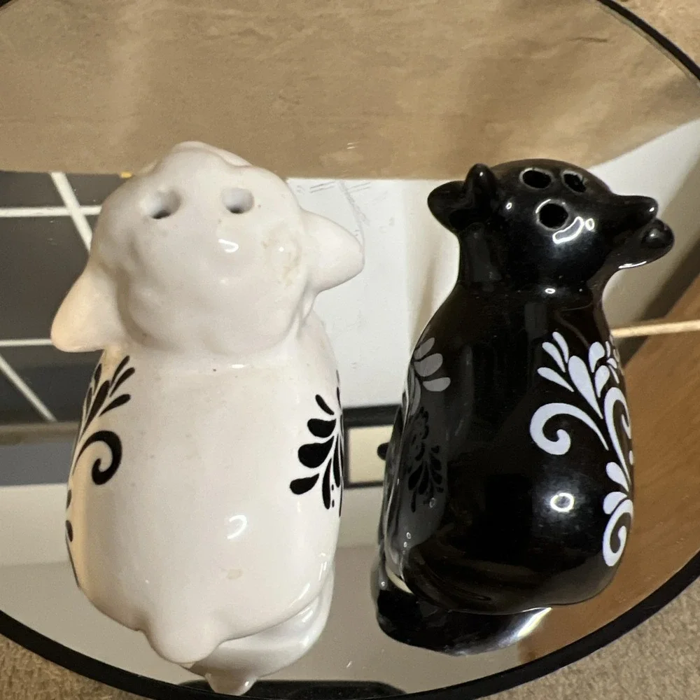 Cow And Sheep Salt And Pepper Shakers‎